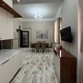 НЕФТЬ И ГАЗ ЭЛИТКА 3 КОМНАТЫ