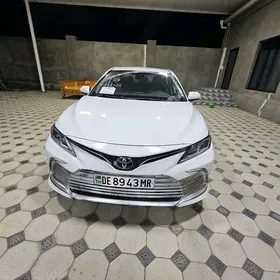 Toyota Camry 2021