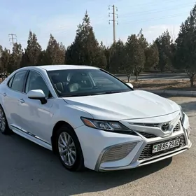 Toyota Camry 2021