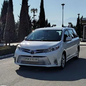 Toyota Sienna 2020