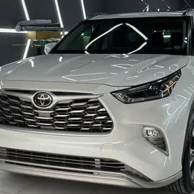 Toyota Highlander 2021