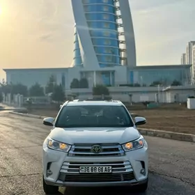 Toyota Highlander 2019