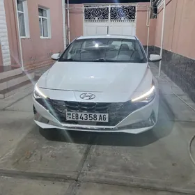 Hyundai Elantra 2022