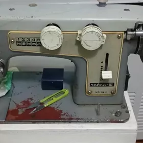 швейная машинка чайка. оверлок