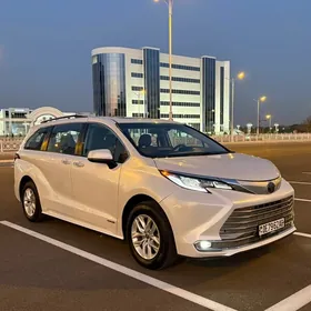 Toyota Sienna 2021