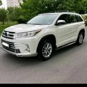 Toyota Highlander 2019