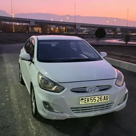 Hyundai Accent 2011