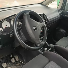 Opel Zafira 2001