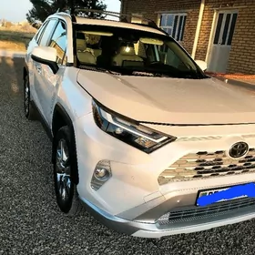 Toyota RAV4 2021