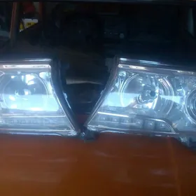 ланкрузер Тойота фар