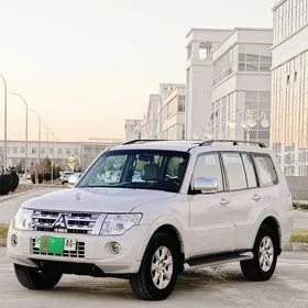 Mitsubishi Pajero 2014