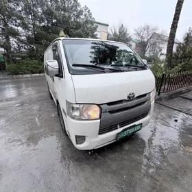 Toyota Hiace 2016
