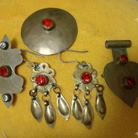 брошки сережки и кольцо