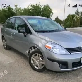 Nissan Versa 2011