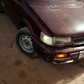 Mitsubishi Chariot 1993