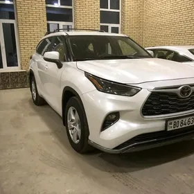 Toyota Highlander 2025