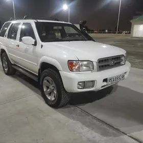 Nissan Pathfinder 2000