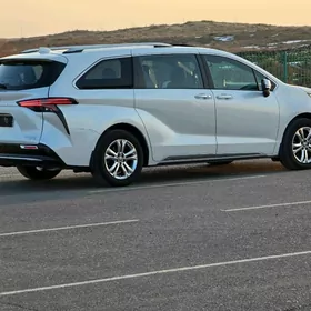 Toyota Sienna 2022