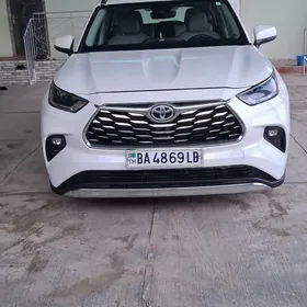 Toyota Highlander 2021