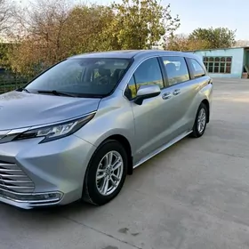 Toyota Sienna 2021