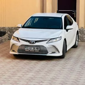 Toyota Camry 2021