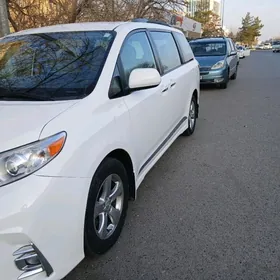 Toyota Sienna 2020