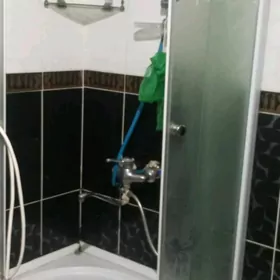 Arenda Jaŷ Lalezar Bazar