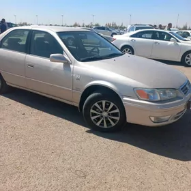 Toyota Camry 2001