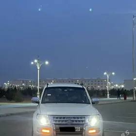 Mitsubishi Pajero 2019