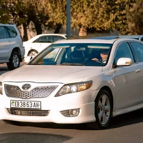 Toyota Camry 2011