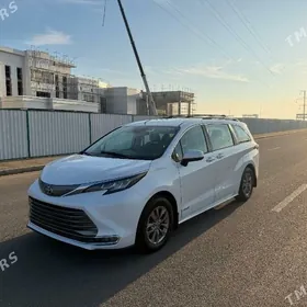 Toyota Sienna 2021
