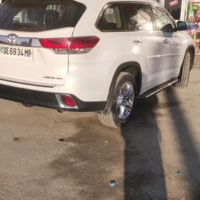 Toyota Highlander 2019