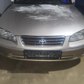 Toyota Camry 2000
