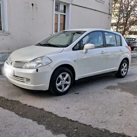 Nissan Tiida 2006