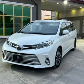 Toyota Sienna 2020