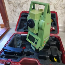 DISTOMAT Leica TS 407