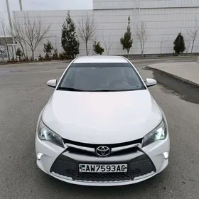 Toyota Camry 2015
