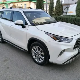 Toyota Highlander 2023