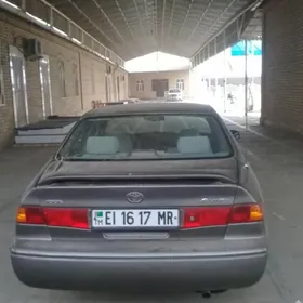 Toyota Camry 1999