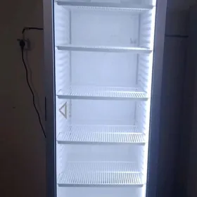 vitrina holodilnolik