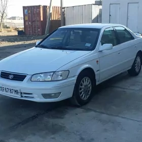 Toyota Camry 2000