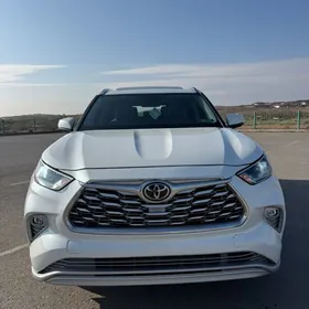 Toyota Highlander 2021