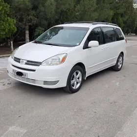 Toyota Sienna 2003