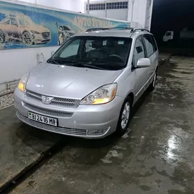 Toyota Sienna 2004