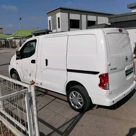 Nissan NV200 2021