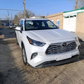 Toyota Highlander 2021