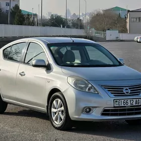 Nissan Sunny 2012
