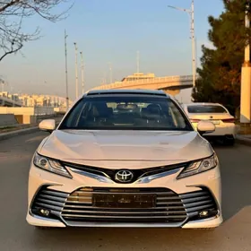 Toyota Camry 2022