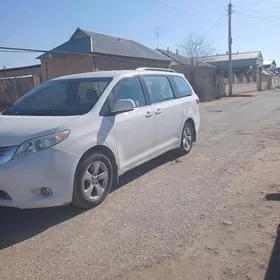 Toyota Sienna 2017