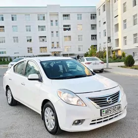 Nissan Versa 2012